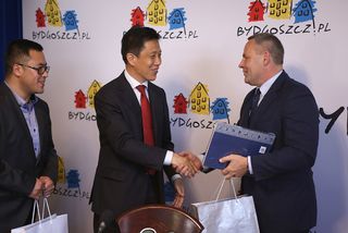 Ambasador Chin i Prezydent Miasta podczas spotkania w ratuszu