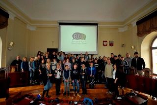 Uczniowie International School of Bydgoszcz podczas gry miejskiej zrganizowanej w ramach ELDW