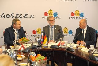 Minister Rainer Robra i Prezydent Rafał Bruski podczas spotkania w ratuszu